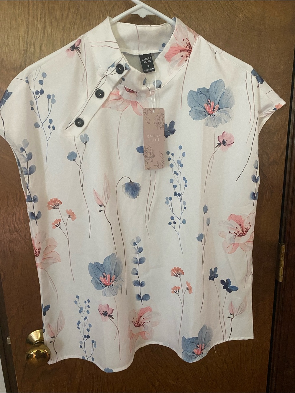 Emery Rose Blush Pink & Blue Floral Button-Neck Cap Sleeve Blouse